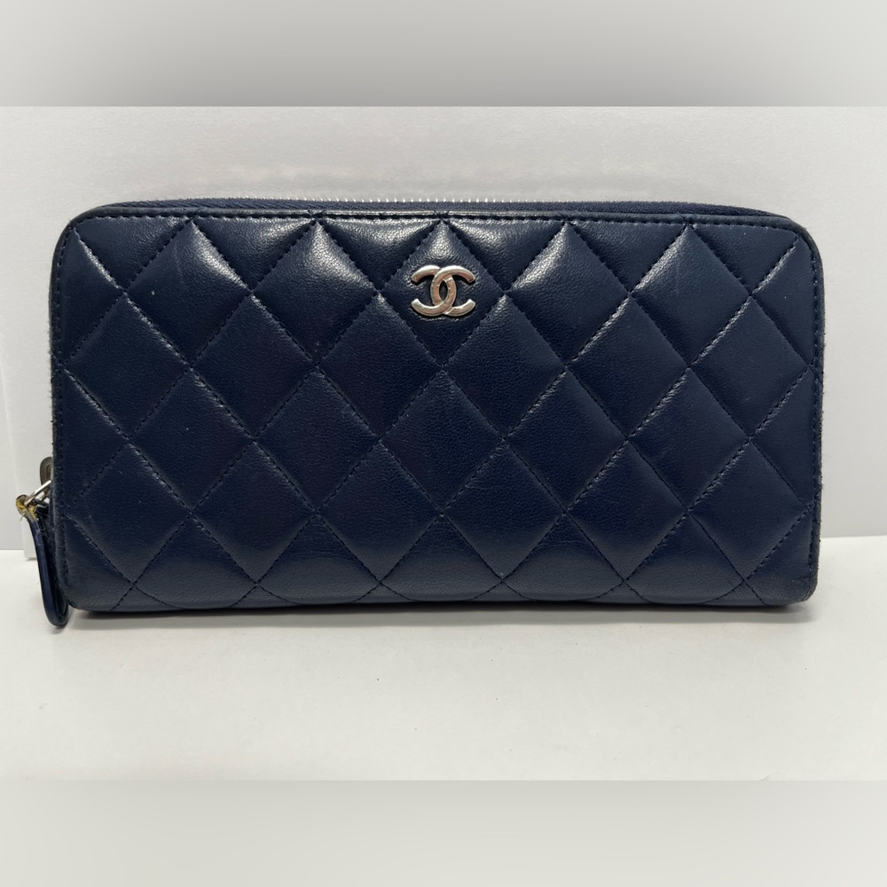 Chanel Zip wallet in Navy.
